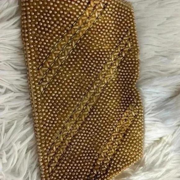 Vintage 1940s clutch purse.‎ Ivory color. Zipper closure. - Picture 8 of 9